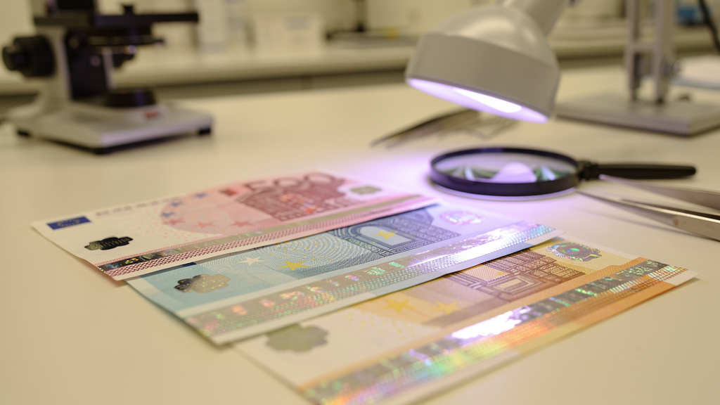Les éléments de sécurité de la première série de billets